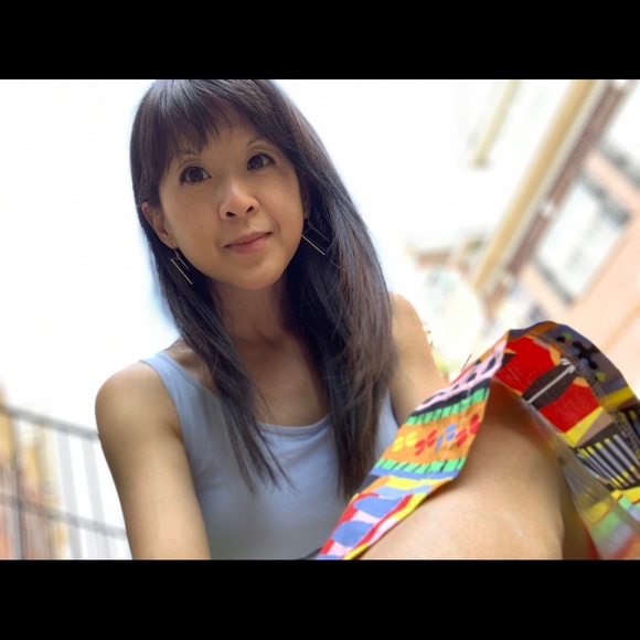 Meet your Posher, Emily - Picture 2 of 3